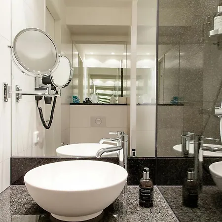 Hotel One Rotterdam